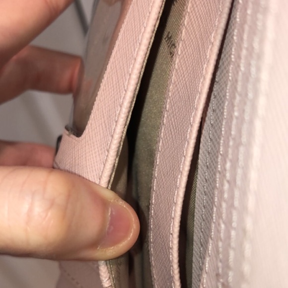 Michael kors Wallet (BABY PINK) lightly used - Picture 3 of 16